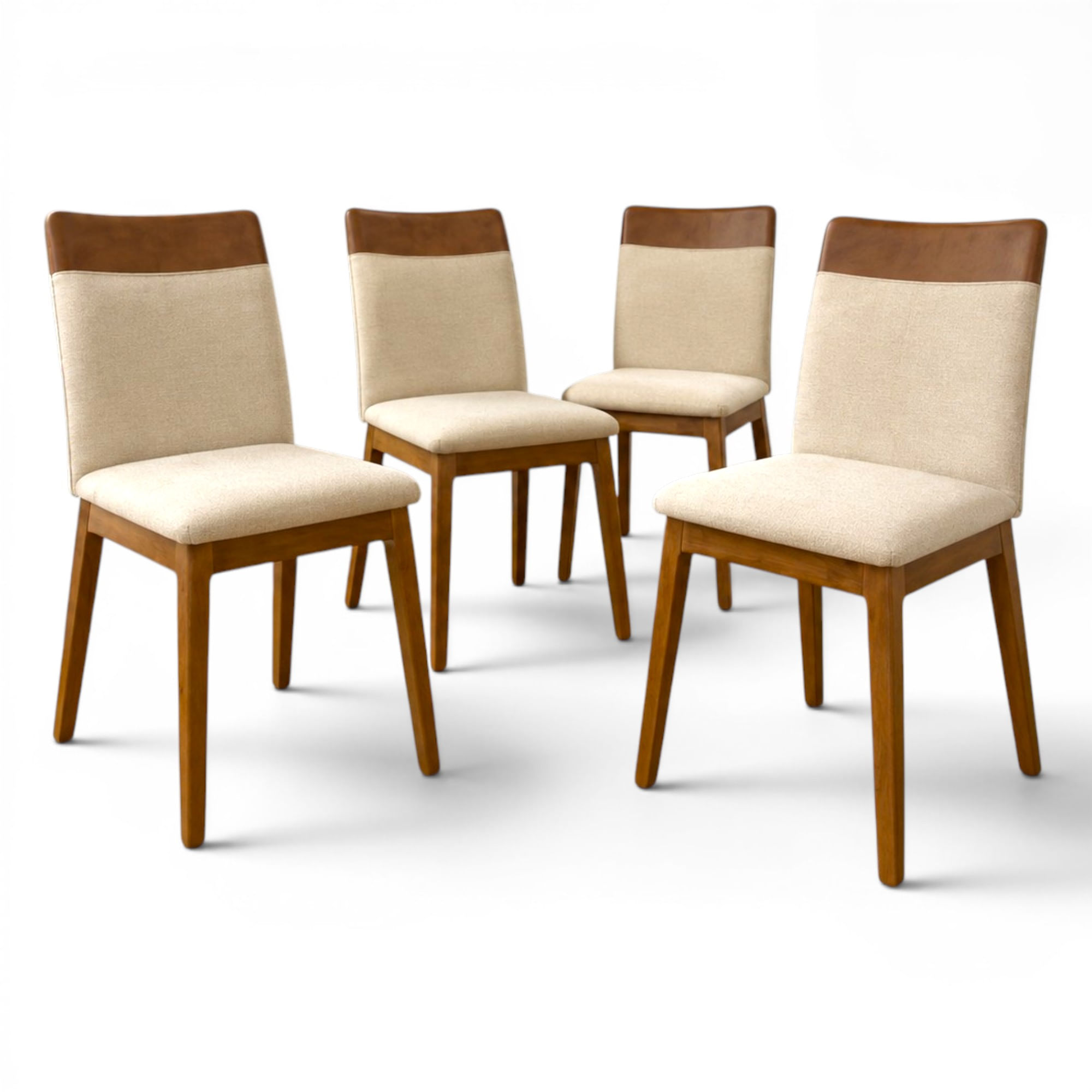 Paquete de 4 Sillas Malta Beige con Detalle en Cuerina Café